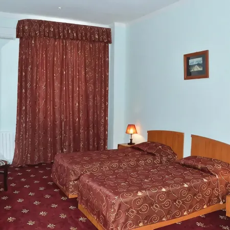 Khayatt Inn Hotel