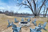 Private Lake Resort house w swimming, fishing, beach access, sand dune ATV Park - Homestays
