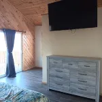 Unplug and unwind at this cottage on Lake Erie bluff - Balcony
