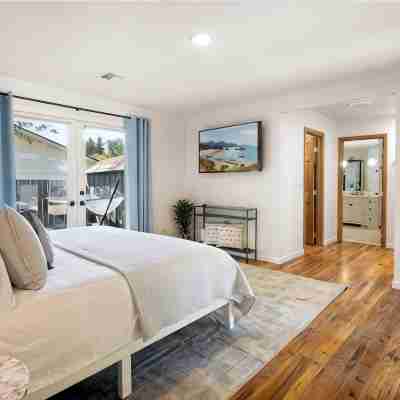 Premier Location: Group-Friendly, Walk to Autzen! Rooms