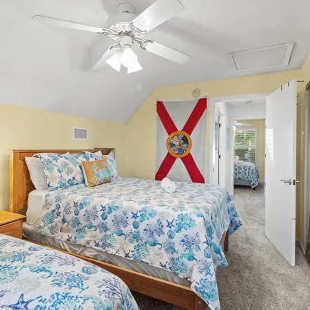 Beach House Anna Maria Island, FL - 1 block to beach!