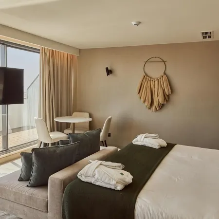 Omid Saldanha Hotel