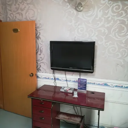 Longyan Jinfeng Inn