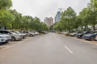 Maple Leaf Garden Hotel - Parking