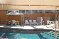 Best Western Yuma Mall Hotel  Suites - プール