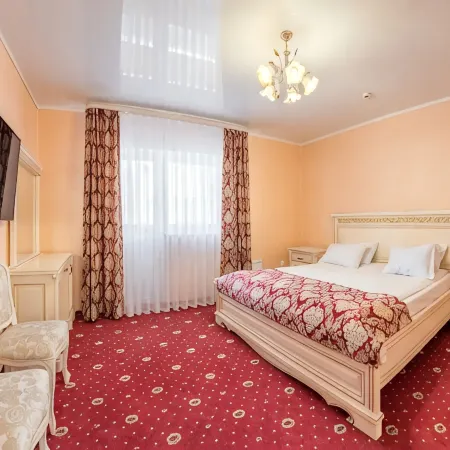 Red Hotel (Рэд Отель)
