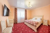 Red Hotel
