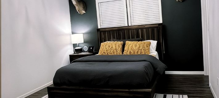 The Last Stand Farmhouse! Beautiful kitchen, TV room, AC, WiFi in Okeechobee Hotels in Okeechobee County