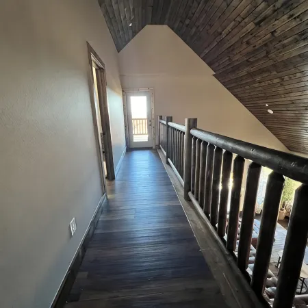 Spacious 6-bedroom lodge with stunning lake views of Table Rock Lake in Branson!