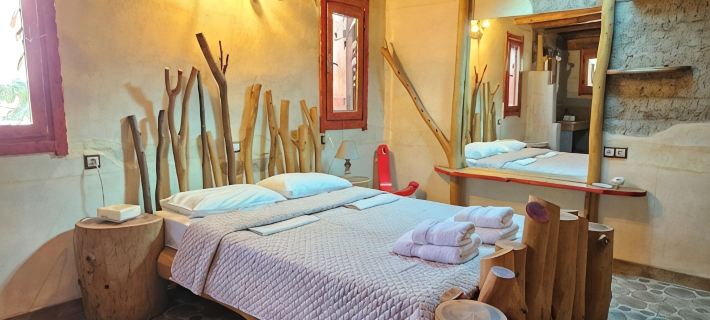 Villa Kokkino Skufitza,charming holiday home made of clay, pool, private garden Hotele w: Faistos