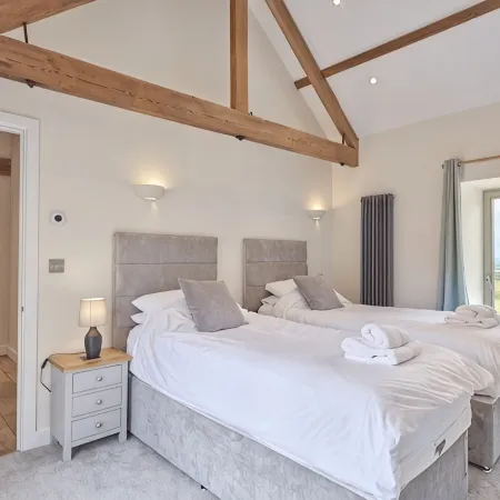 Luxury 3-Bed Cotswolds Barn for Families & Friends