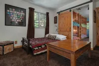 Blue Lake Springs Cabin Near Lake: Hot Tub, Fire Pit, Outdoor Shower, Pets, BBQ