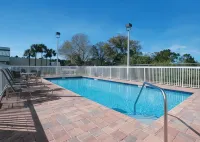 Comfort Suites Palm Bay - Melbourne - Pool
