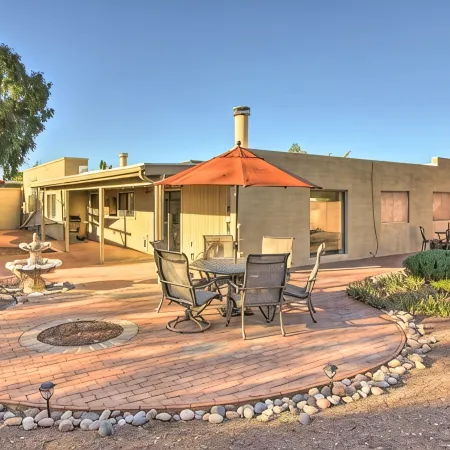 Hot Tub Mountain View Getaway in Tucson!
