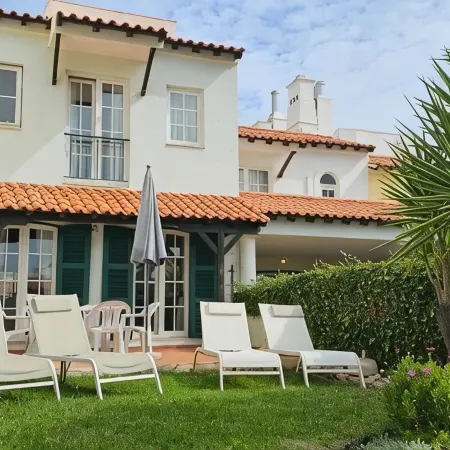 Townhouse in the Old Village, Vilamoura with direct access to the pool
