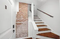 2BR Bright Condo 5 min to downtown HTX and NRG - Apartments