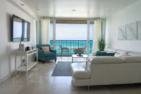 Beach Front spectacular view  2-bedroom condo ESJ Towers - Hot Tub