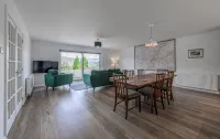 Heathercroft House-Beautiful, Modern 3 Bedroom House with Stunning Views - 4 ดาว