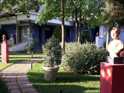 APARTMENT IN VILLA
