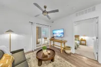 Central & Walkable to Everything + Discounts! - Holiday Apartments