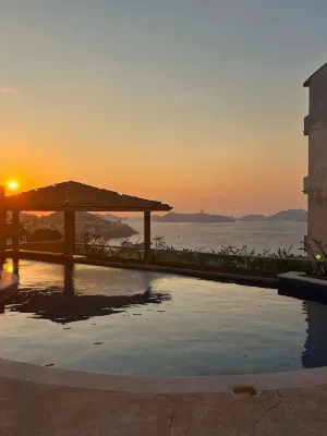 Acapulco Retreat for Big Families, Friends & Lifelong Memories