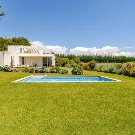 Gião house with private pool and large garden. We accept pets.