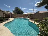 Cactus Bonito, Pool, 3 Bed, 2 Bath w/AC & Near Stadium - Private Pools