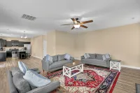 Spacious Family Retreat Near Camp Lejeune, Swansboro & Hammocks Beach