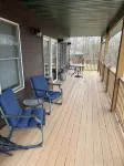 Quiet, secluded bluff top cabin with beautiful sunsets