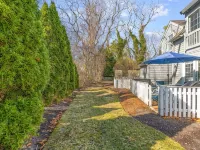 Maushop Village, 2-Bedroom, 1.5 Baths, Sleeps 4,  A/C, Patios & Private Beach Hoteles en Mashpee