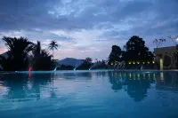 Jhoanie Hotel