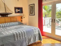 Beautiful Bokeelia!!!! Fishing dream! Bring your boat and your dog Hotels in Bokeelia
