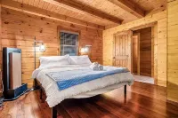 Peaceful 2-Bedroom Cabin near Lake Hope State Park in the Hocking Hills Region - 4 stjerner