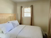5-Bedroom House in Hays with AC, WiFi