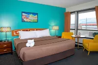 Bowmont Motel - Pools