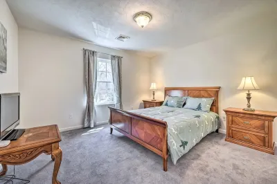 Villa in Arrowhead Pocono Resort community Walking to the Lake  . Hotels in 