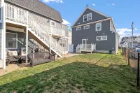 Steps to Hampton Beach and all entertainment! 4 bedrooms, pet friendly! -  Ferienwohnungen
