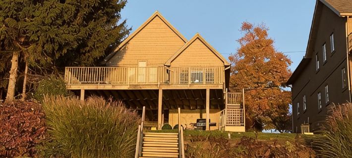 Waterfront Cottage, Large Dock Access, Beautiful Deck Views, Dog Friendly! Hotels in Cayuga County