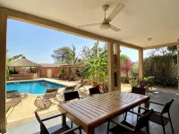 Somone: large air-conditioned villa with swimming pool, 10 people *, between Sea and Lagoon Hotele w: Somone