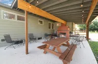 Clean & Spacious Cottage – Close to Campus!