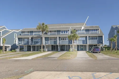 'Sandpiper' Ocean Front Townhouse - Boutique