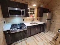 Luxury Custom Built Cabin in Jackman with Direct Trail Access for Powersports - Homestays