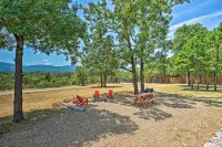 Luxury Getaway | Mountain/River Views, BBQ/Fishing