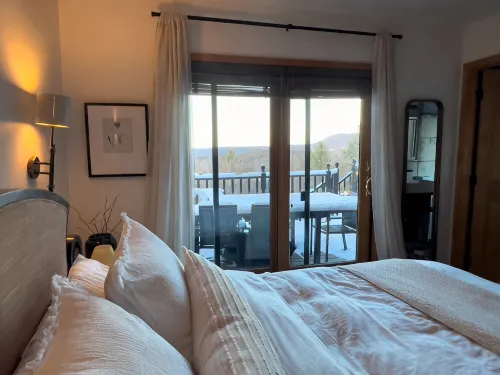 Cabin w/ Mountain Views, Hot Tub, AC, Pet + Family Friendly, WFH, Fireplace