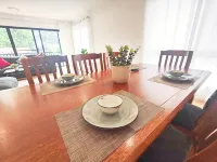 Brand new settled house near shops with Netflix - บังกะโล