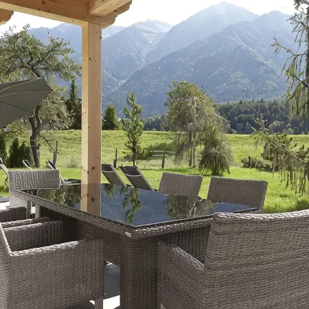 Spacious vacation home with large garden
