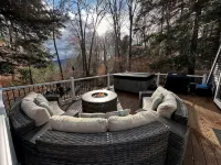Cozy & Modern A-Frame in the woods w/HOT TUB - Alphydda