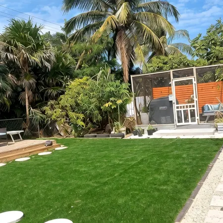 Spacious Open Concept Large family house with 3 bedrooms. Amazing space.