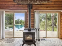 2 story Florida Cypress Cabin Hotels in Suwannee County
