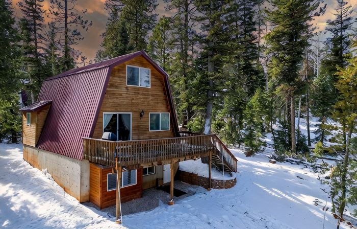 Relaxing retreat in Duck Creek, lots of exciting adventures inside and out
